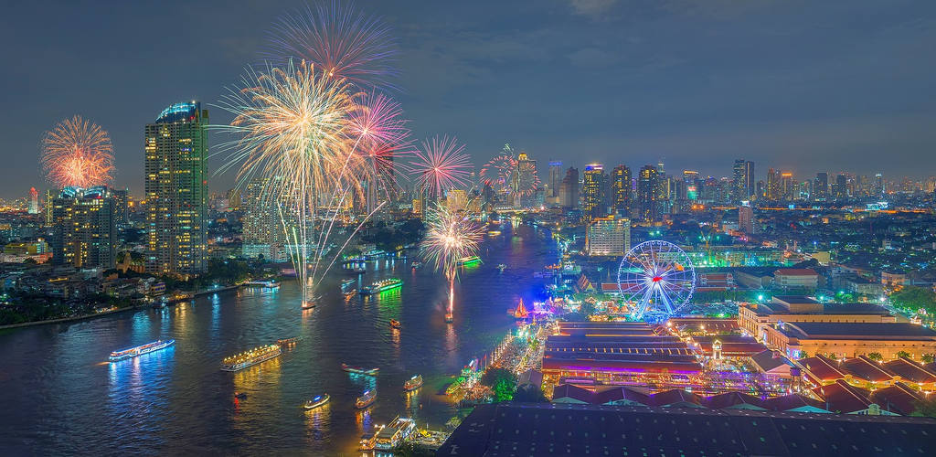 Feu d'artifice pour fêter le nouvel an à Bangkok