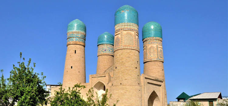 Chor Minor avec ses quatre minarets