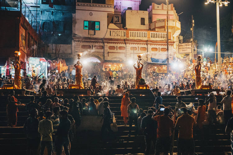Voir le Ganga Aarti à Varanasi