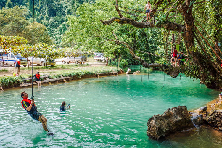 Blue Lagoon à Vang Vieng