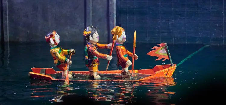 un spectacle de marionnettes sur l'eau