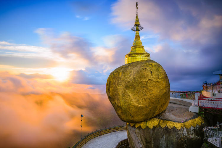 Pagode Kyaiktiyo (le Rocher d'Or)